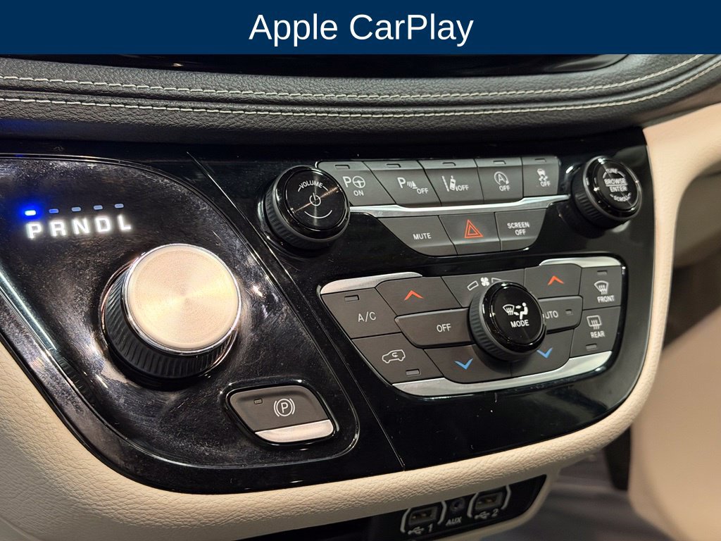Used 2022 Chrysler Pacifica Touring-L w/ Uconnect Theater Family Group FWD image 35