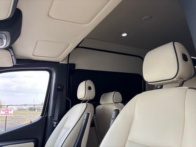 Used 2024 Mercedes-Benz Sprinter 3500 image 17