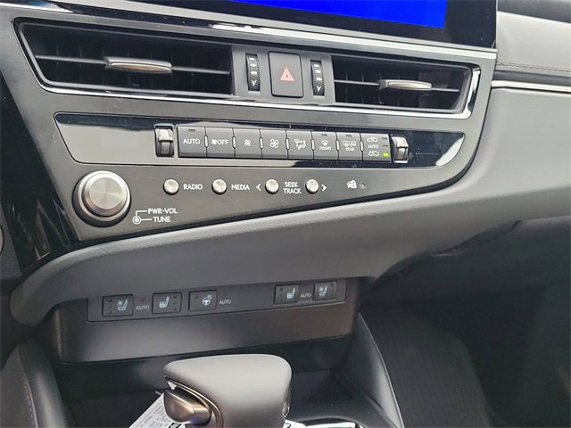 New 2025 Lexus ES 300h w/ Premium Package image 27