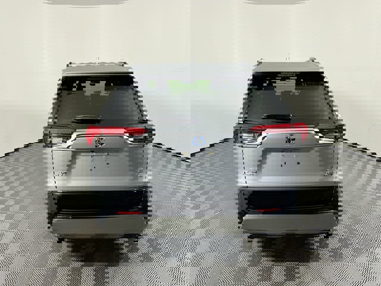 Used 2023 Toyota RAV4 SE image 4