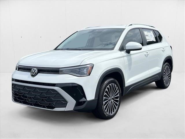 New 2025 Volkswagen Taos SE image 1