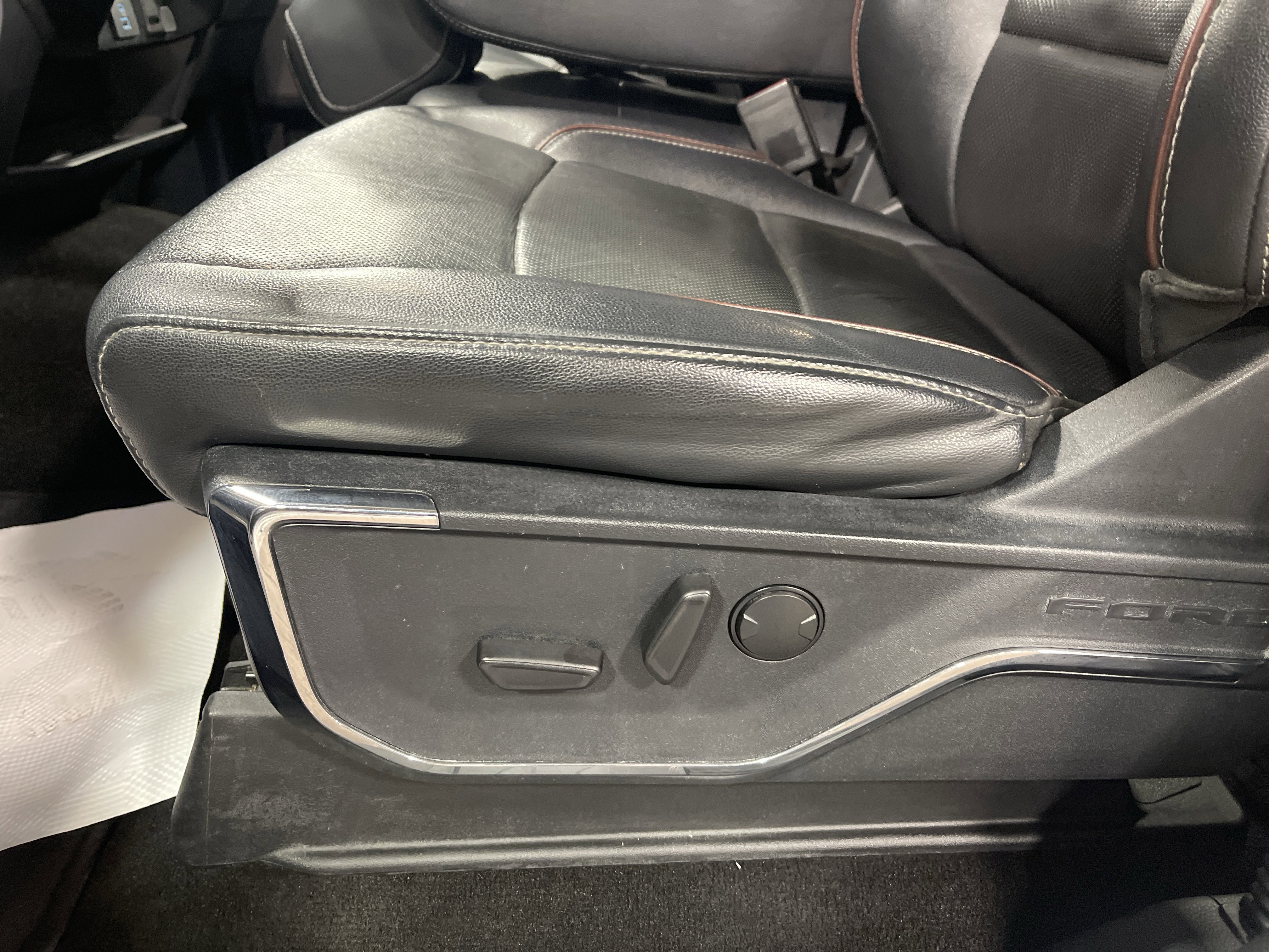 Used 2022 Ford F150 Lariat w/ Equipment Group 501A Mid image 13