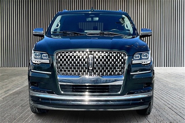 Used 2023 Lincoln Navigator L Black Label image 3