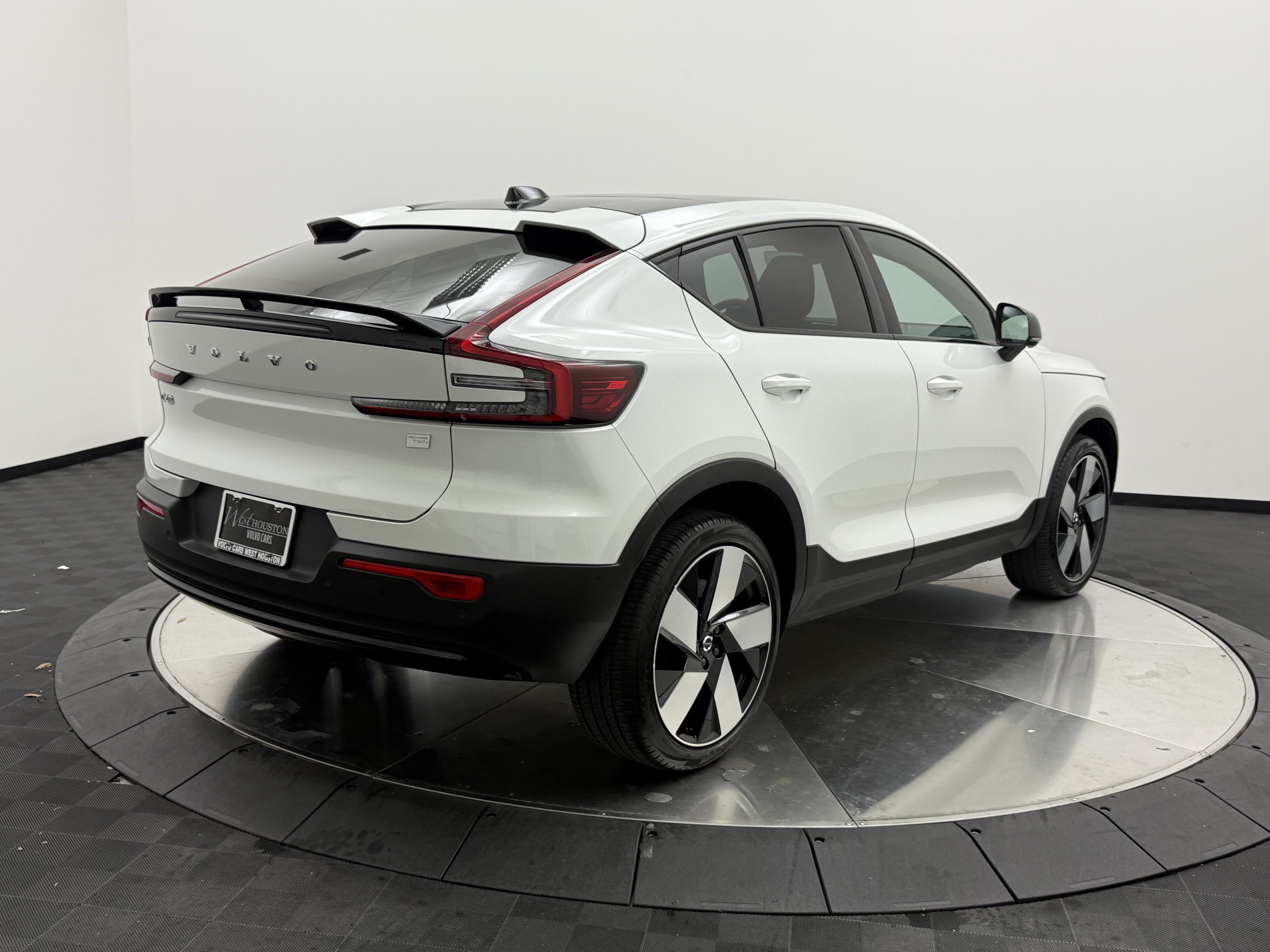 Certified 2023 Volvo C40 P8 Recharge Ultimate AWD/4WD image 7