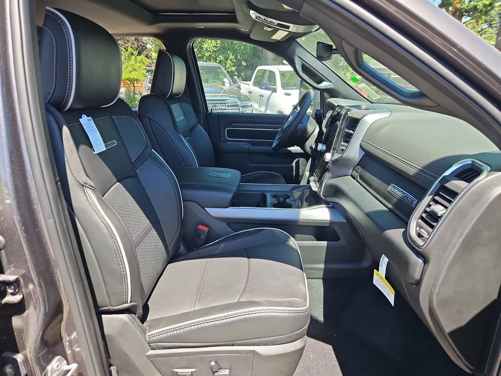 New 2026 RAM 2500 Laramie AWD/4WD image 16