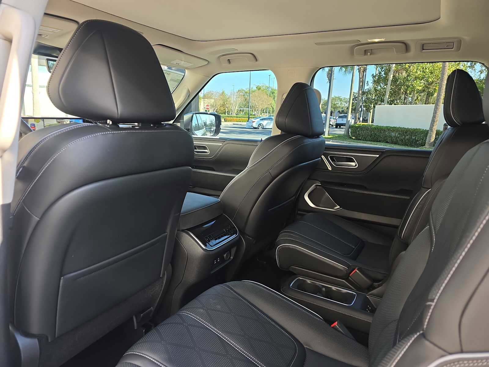 Certified 2025 INFINITI QX80 Sensory image 13