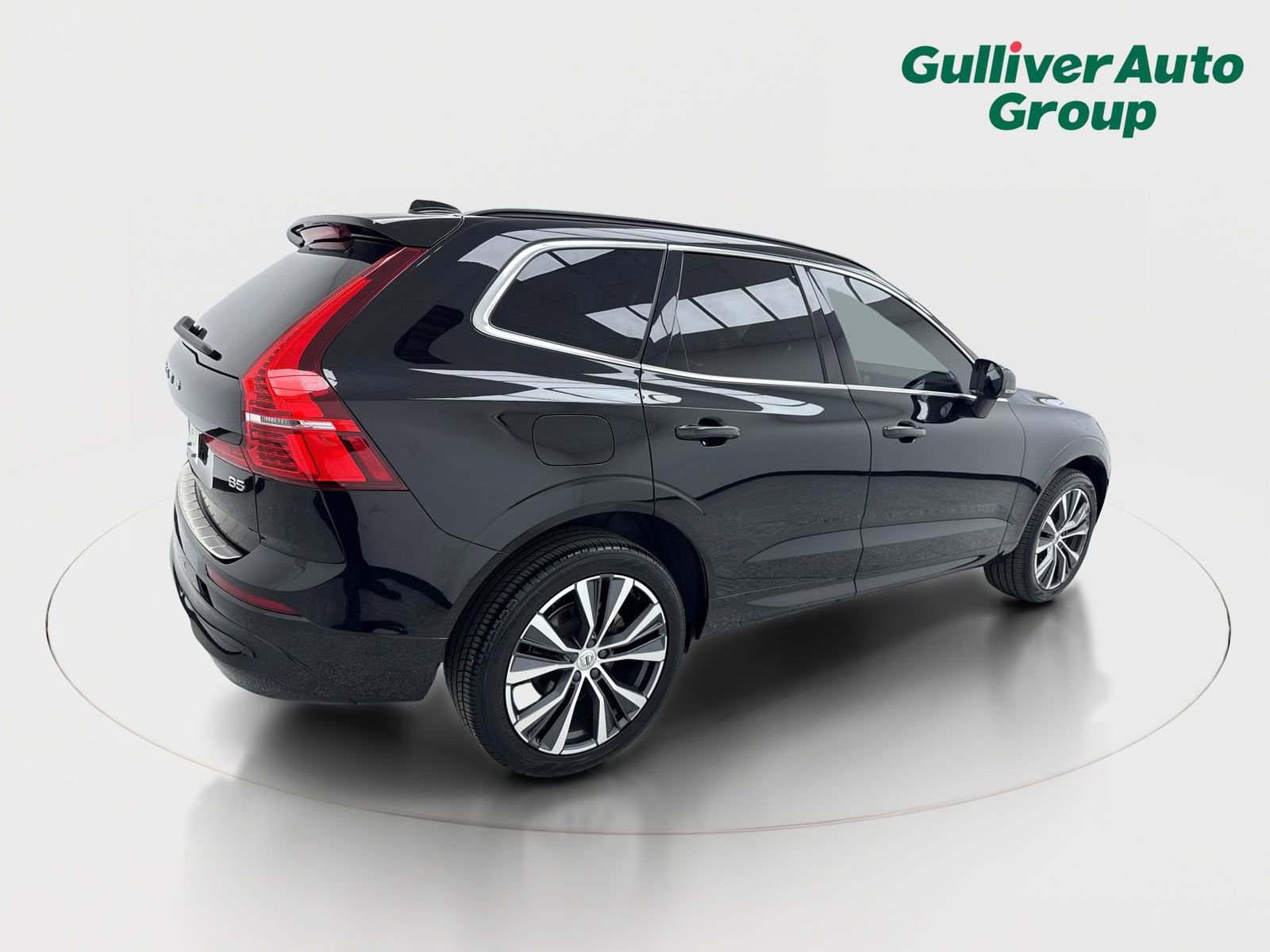 Used 2022 Volvo XC60 B5 Momentum w/ Protection Package Premier FWD image 9