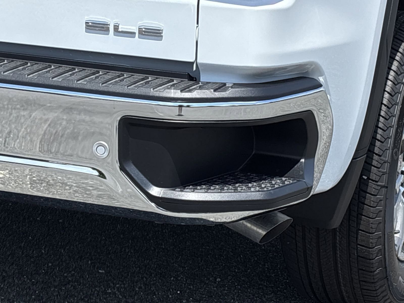 New 2025 GMC Sierra 1500 SLE w/ Preferred Package image 37