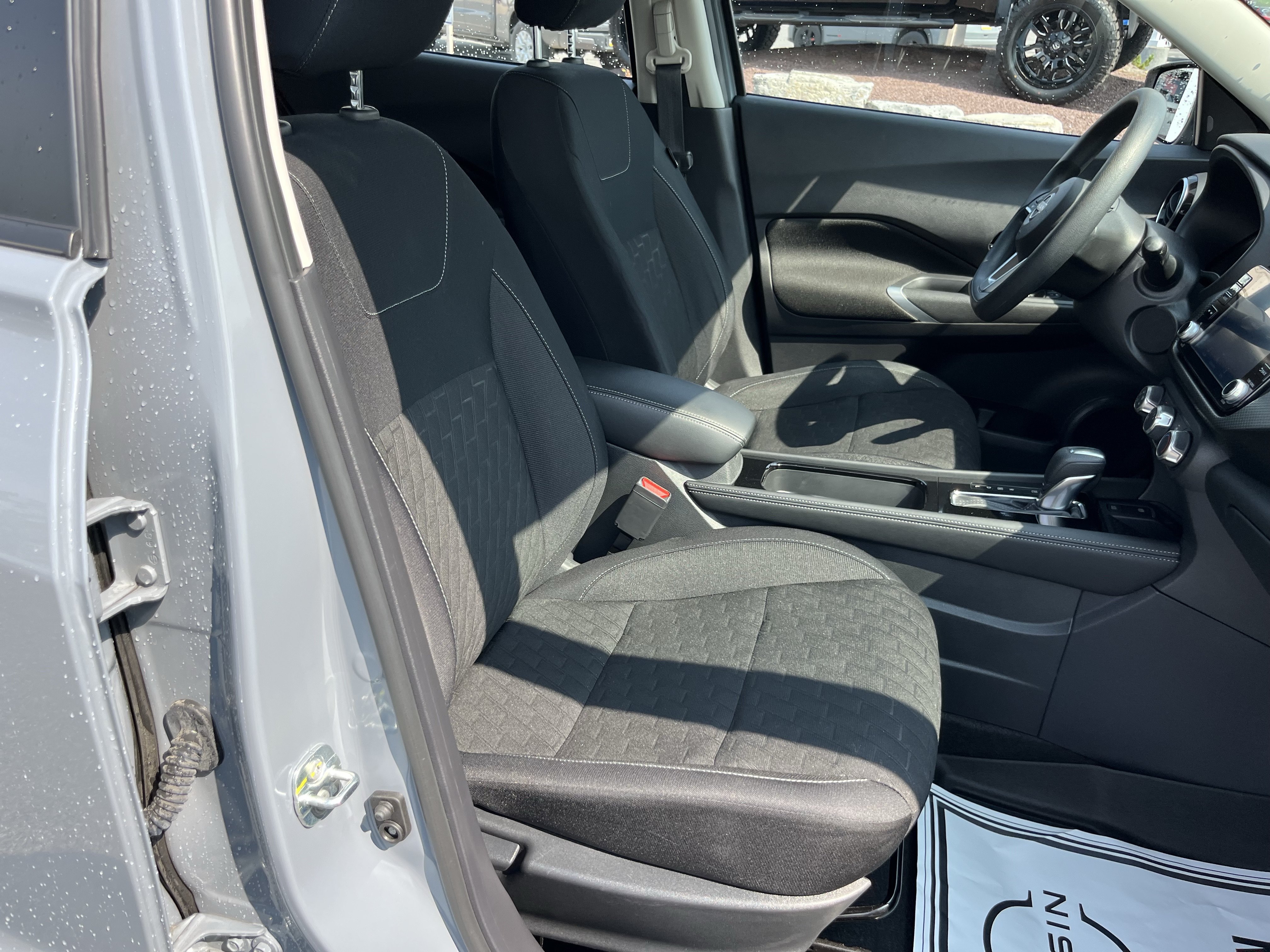Used 2024 Nissan Kicks SV FWD image 4