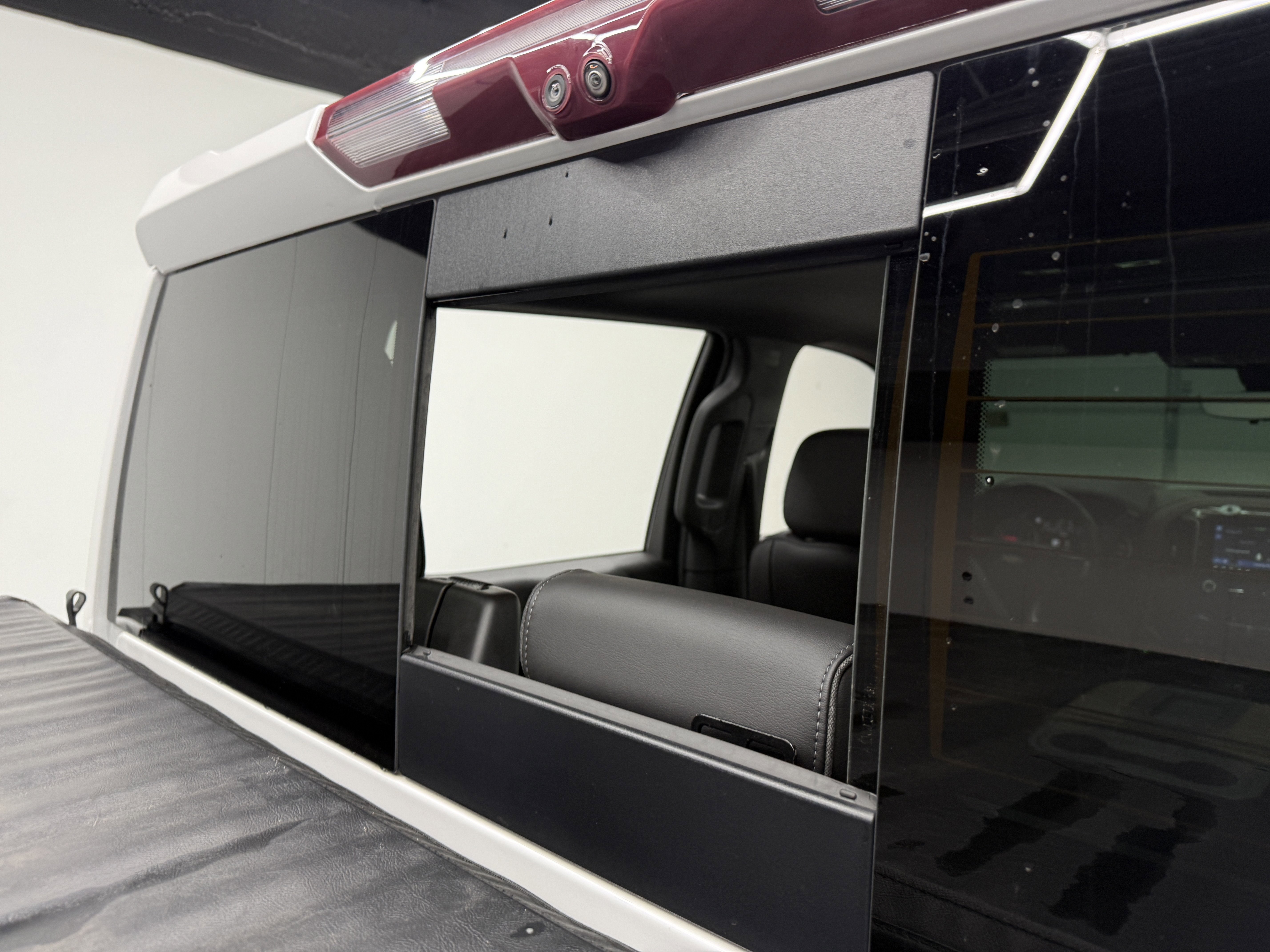 Used 2022 Chevrolet Silverado 1500 High Country w/ Technology Package image 31