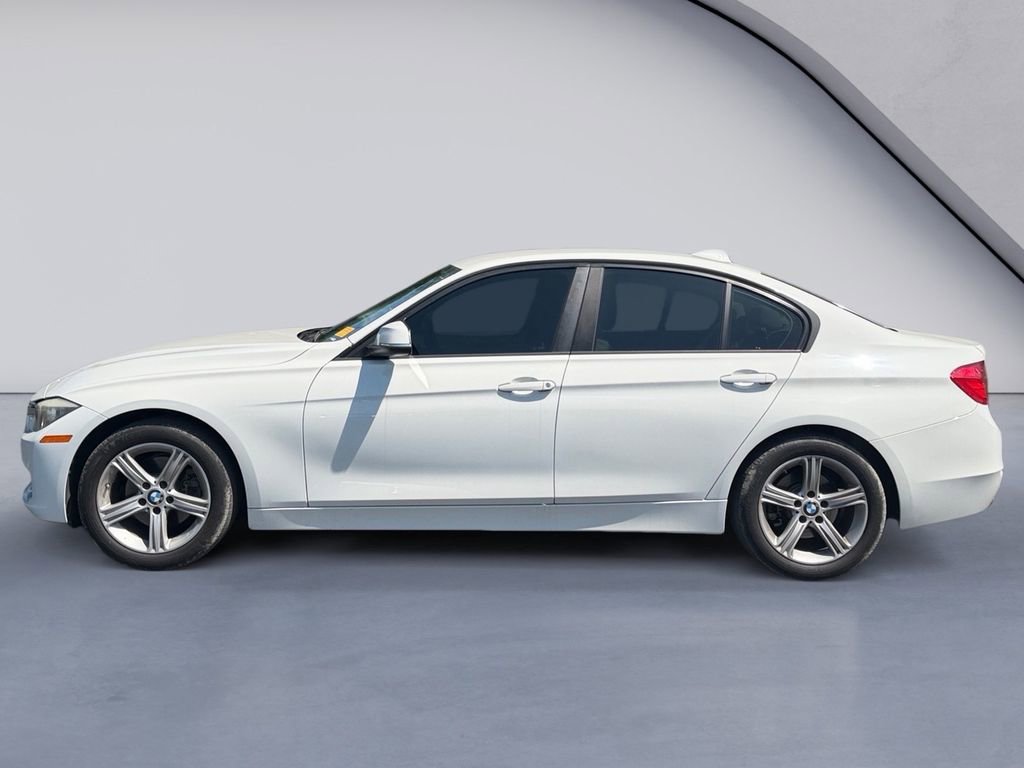 Used 2015 BMW 320i Sedan RWD image 2