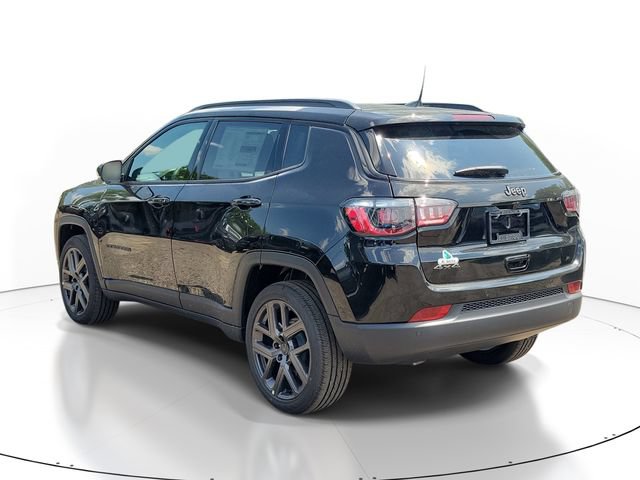 New 2026 Jeep Compass Limited w/ Sun, Sound & Navigation Group AWD/4WD image 3