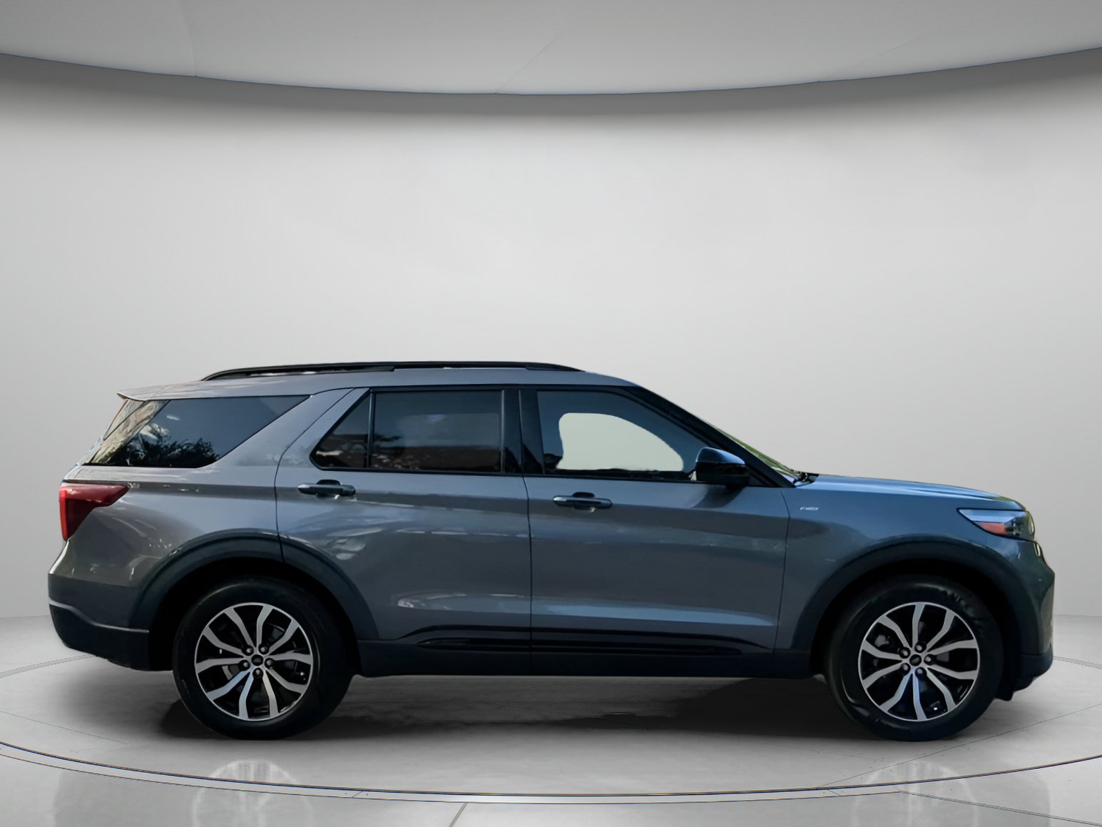 Certified 2023 Ford Explorer ST-Line w/ Class IV Trailer Tow Package RWD image 32