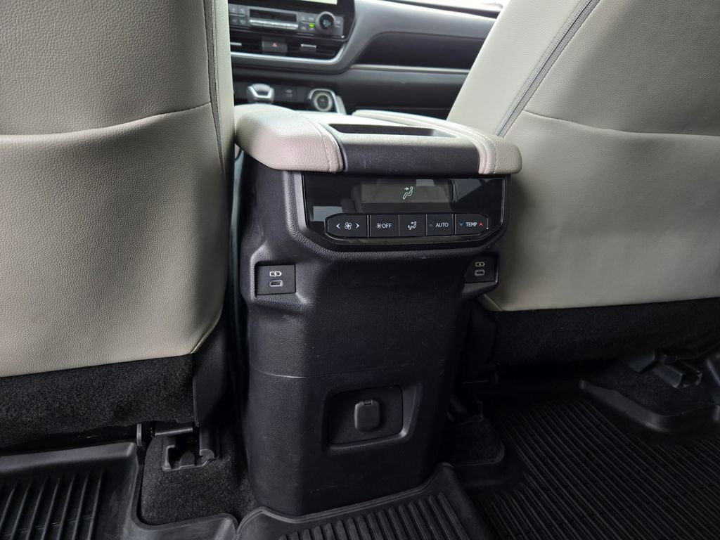 Used 2024 Toyota Grand Highlander XLE image 30