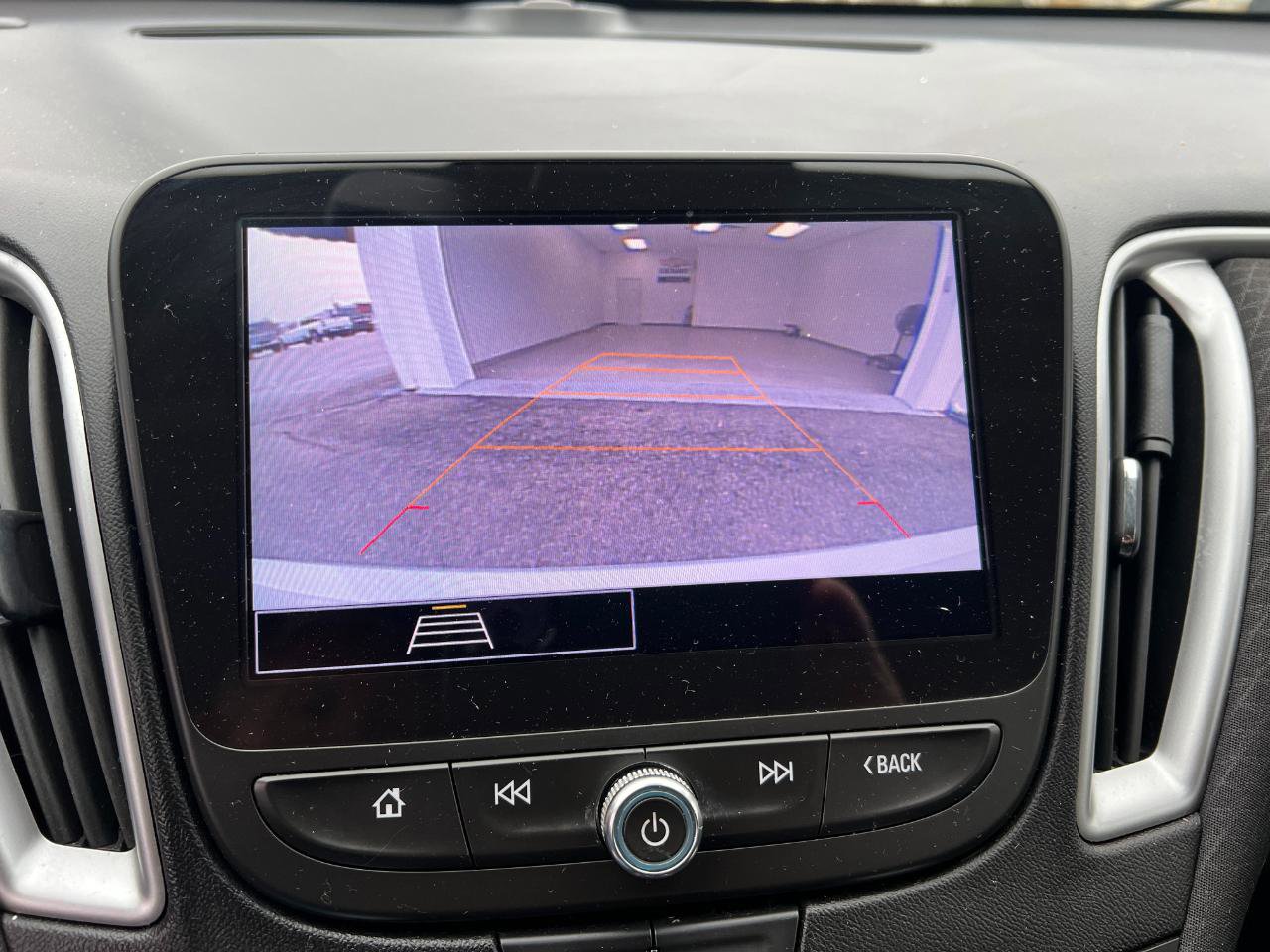Used 2021 Chevrolet Malibu LS w/ Driver Confidence Package II FWD image 46