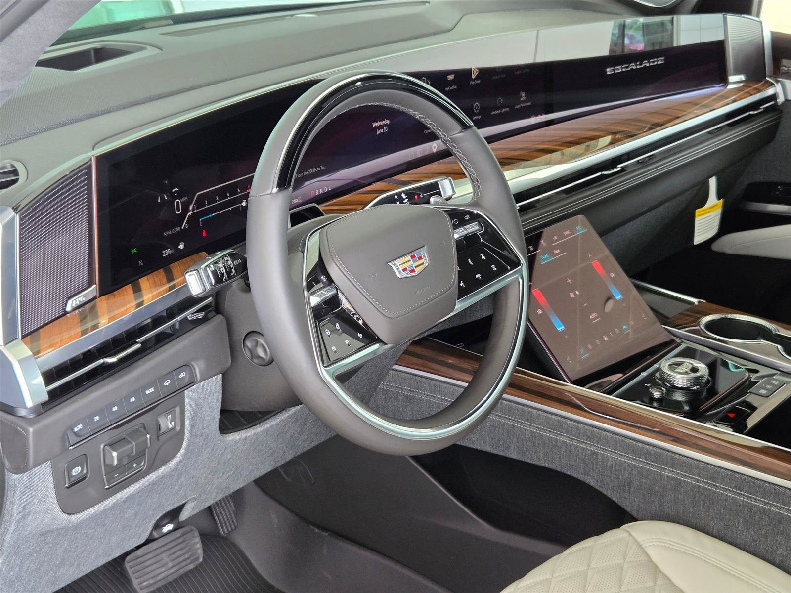 New 2026 Cadillac Escalade ESV Platinum Sport w/ LPO, Floor Liner Package AWD/4WD image 10