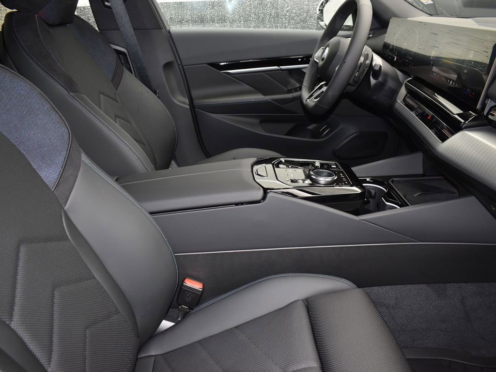 New 2026 BMW 530i w/ M Sport Package image 23