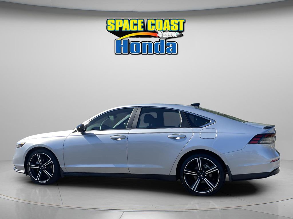 Used 2025 Honda Accord Sport image 6