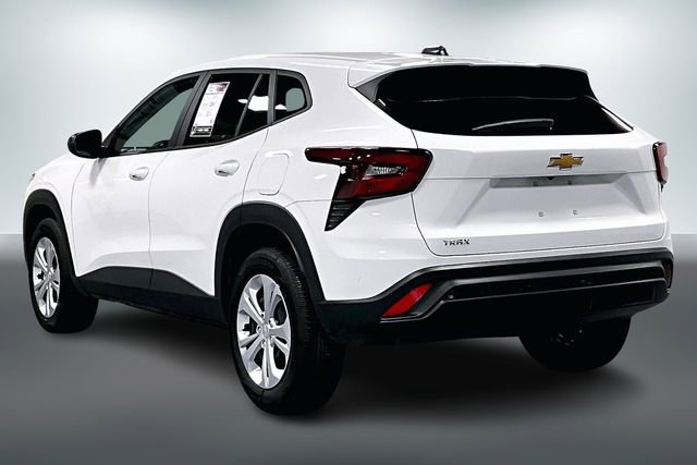 Used 2025 Chevrolet Trax LS image 5