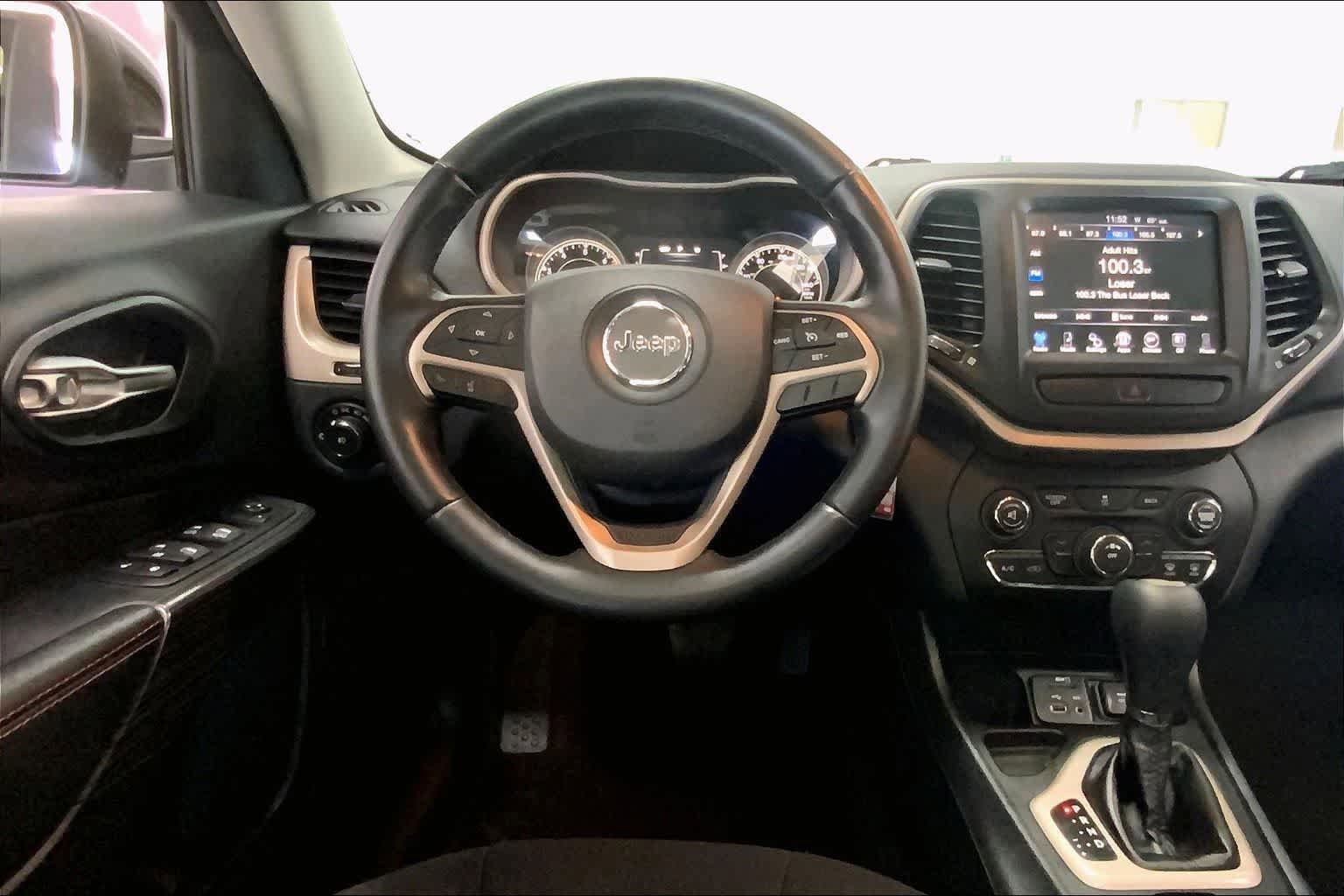 Used 2016 Jeep Cherokee 75th Anniversary FWD image 12
