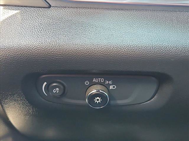 Used 2023 Chevrolet Traverse LS w/ Safety Package FWD image 15