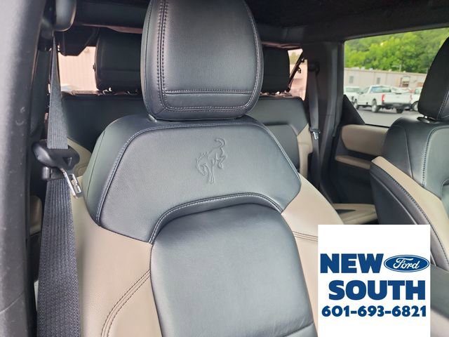 Used 2023 Ford Bronco Wildtrak image 14