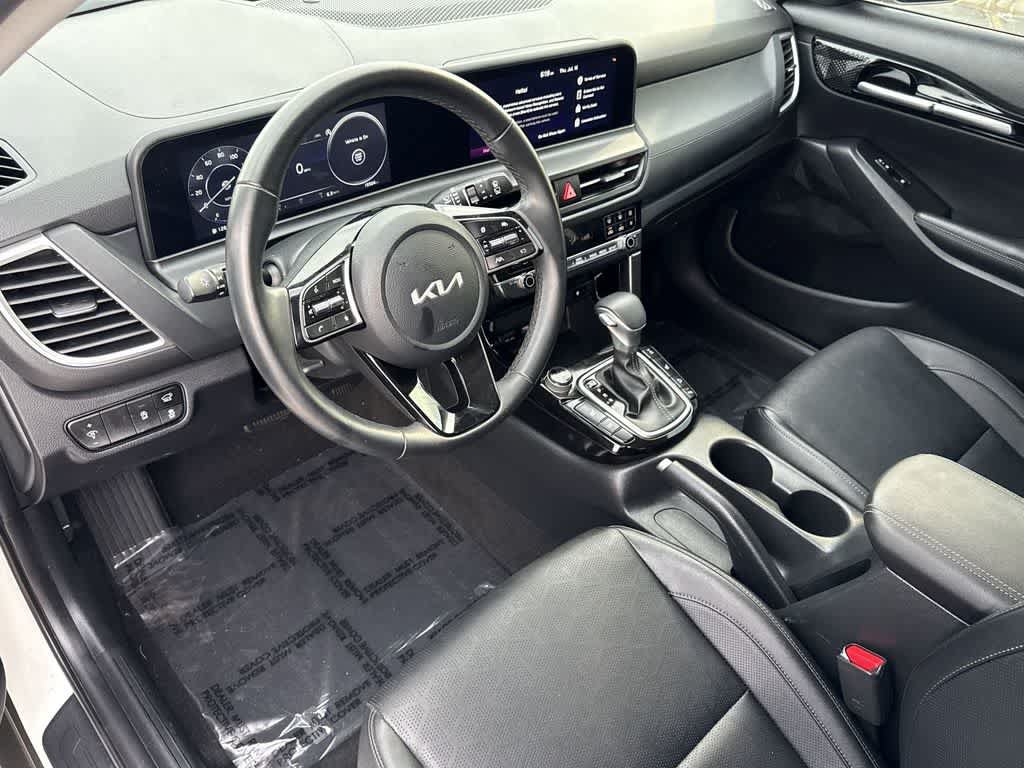 Used 2025 Kia Seltos EX AWD/4WD image 13