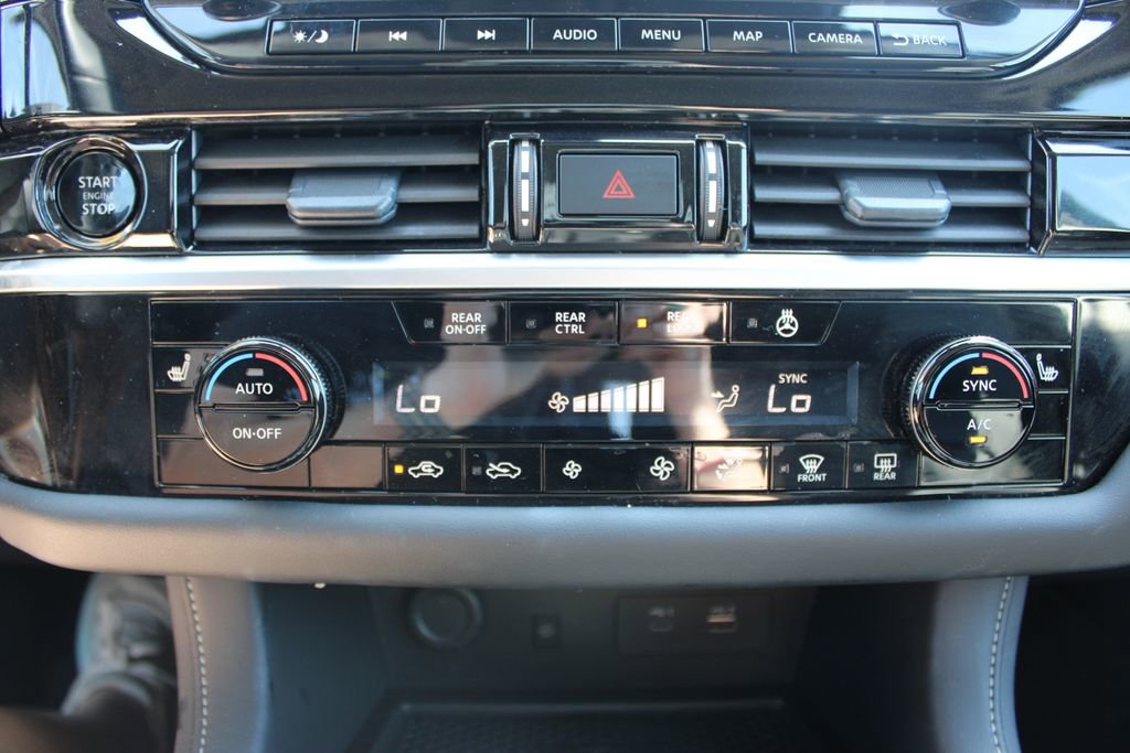Used 2025 Nissan Pathfinder SL image 45