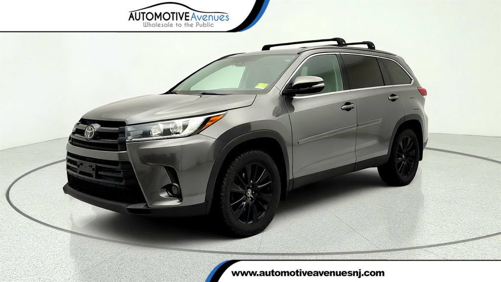 Used 2019 Toyota Highlander SE AWD/4WD image 1