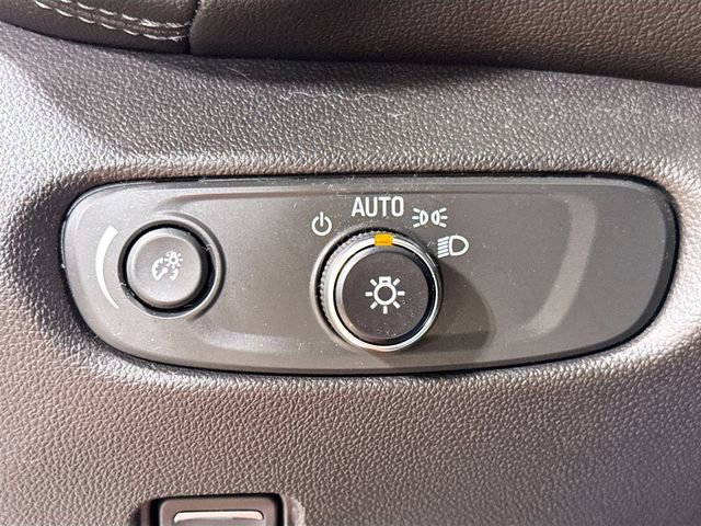 Used 2019 Chevrolet Blazer LT image 12