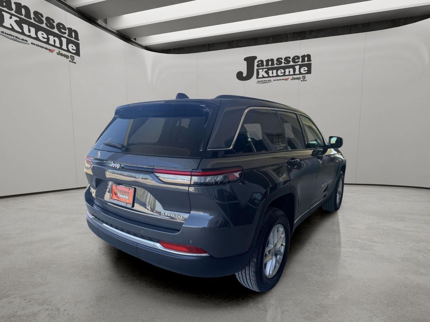 New 2026 Jeep Grand Cherokee Laredo X AWD/4WD image 3
