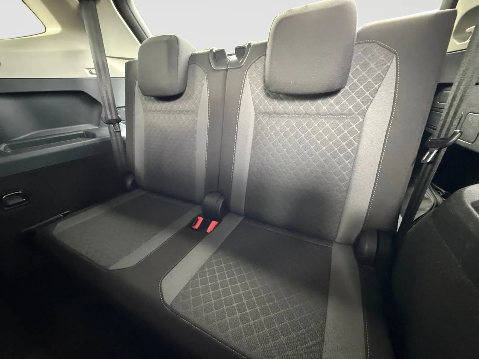 Used 2020 Volkswagen Tiguan S w/ 3rd Row Seat Package AWD/4WD image 16