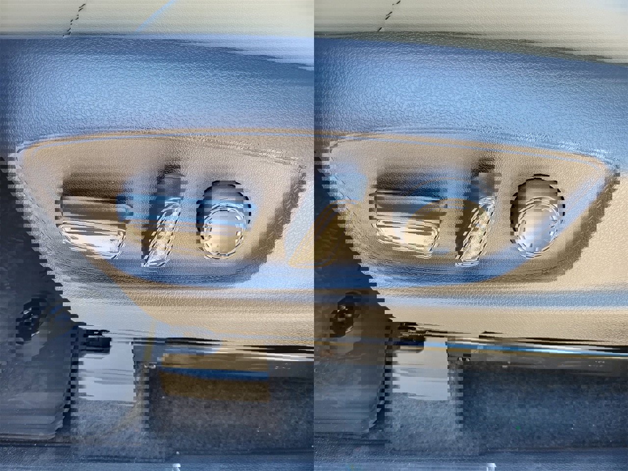 New 2025 Toyota Tacoma Trailhunter image 17