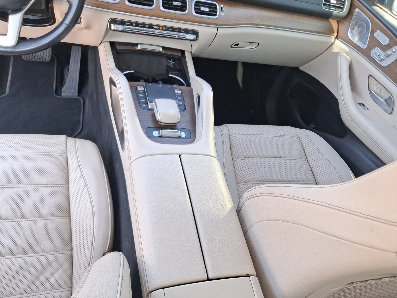Used 2021 Mercedes-Benz GLS 450 4MATIC image 11