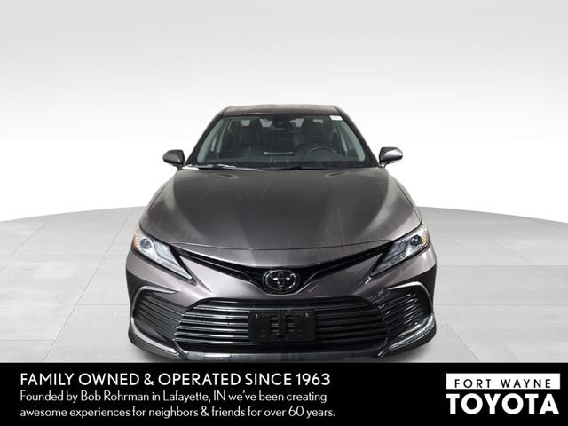 Used 2023 Toyota Camry XLE image 3