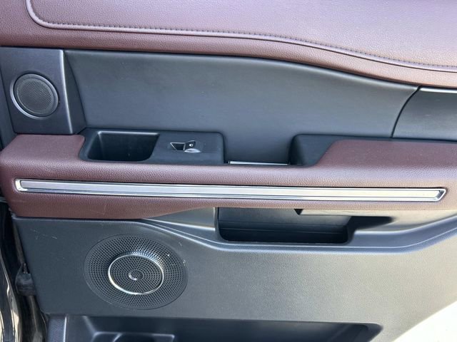 Used 2024 Ford Expedition Limited image 24