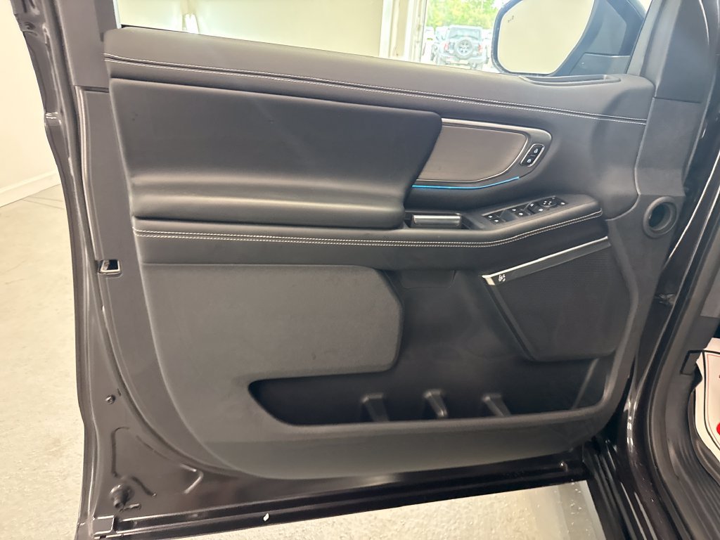 New 2027 Ford Expedition Platinum w/ Driver's Package RWD image 13