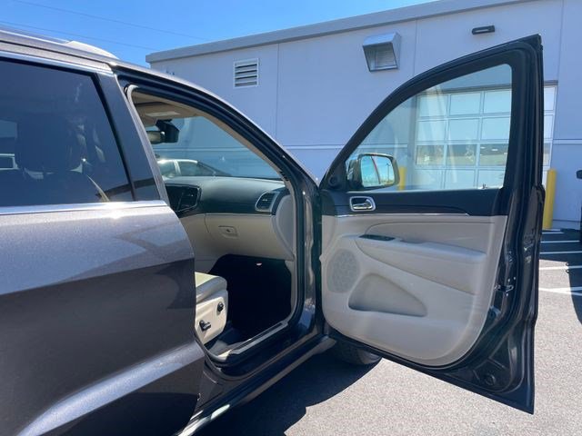 Certified 2021 Jeep Grand Cherokee Limited AWD/4WD image 8