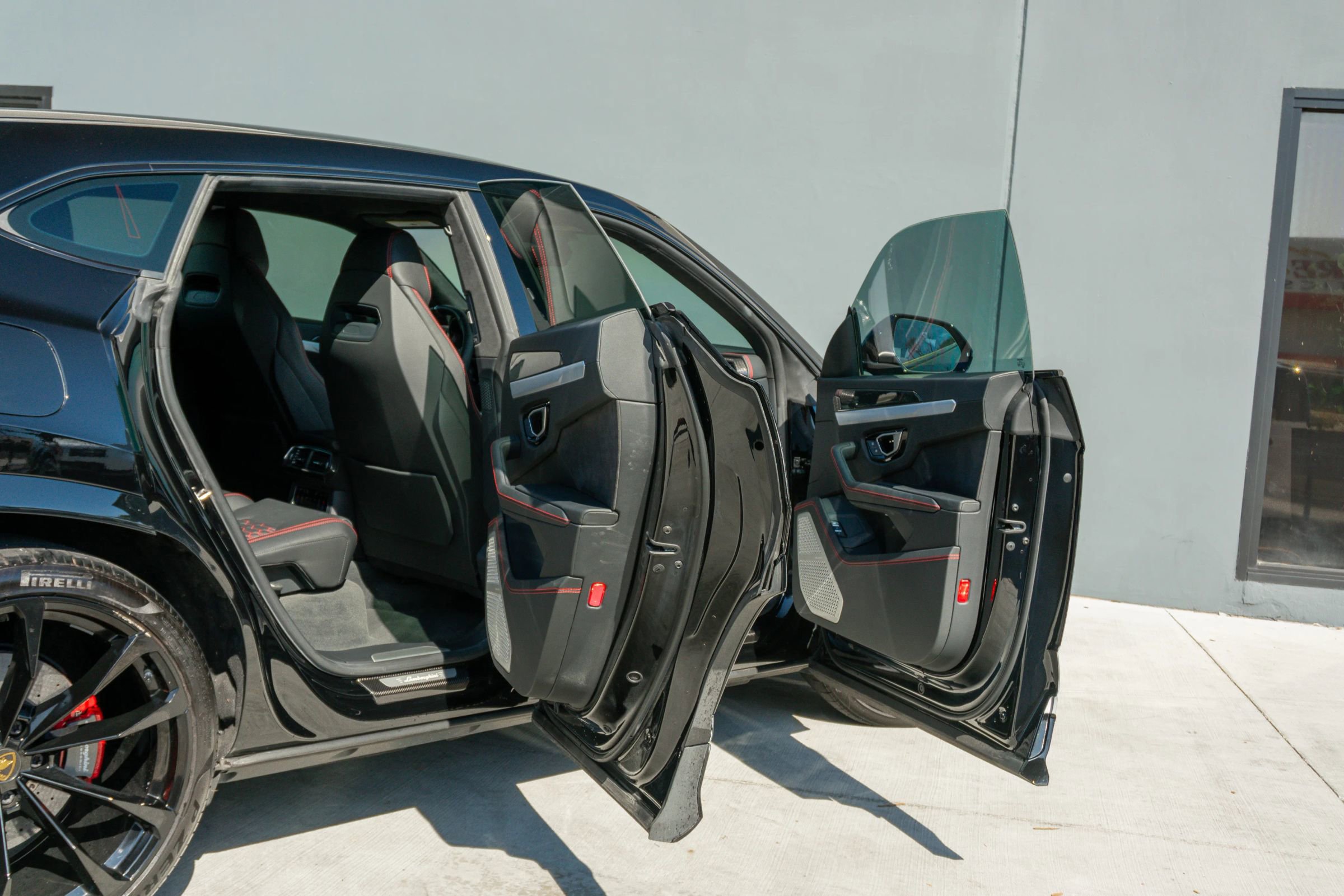 Used 2020 Lamborghini Urus image 55