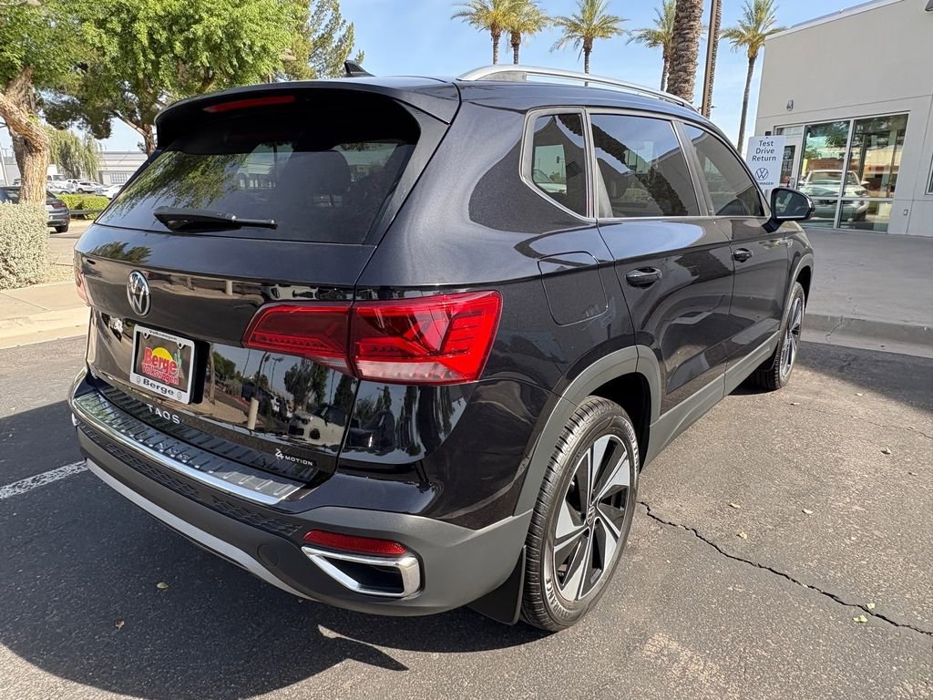 Used 2024 Volkswagen Taos SE AWD/4WD image 4