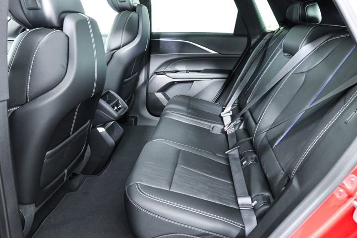 New 2025 Cadillac Lyriq Luxury image 19