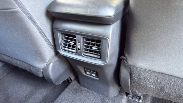 Used 2025 Toyota RAV4 XLE FWD image 28