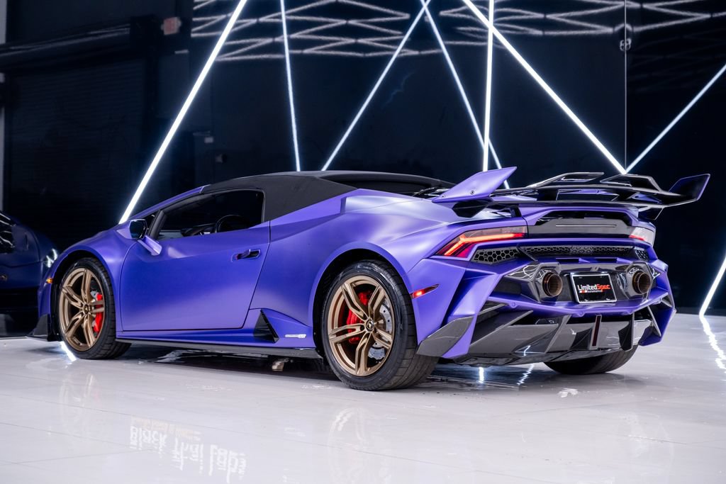 Used 2021 Lamborghini Huracan EVO RWD image 24