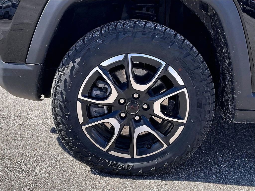 Used 2025 Jeep Compass Trailhawk image 7