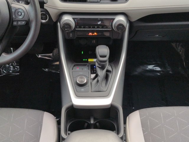 Used 2024 Toyota RAV4 XLE AWD/4WD image 19