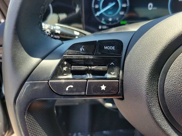 Certified 2025 Hyundai Elantra Limited image 19