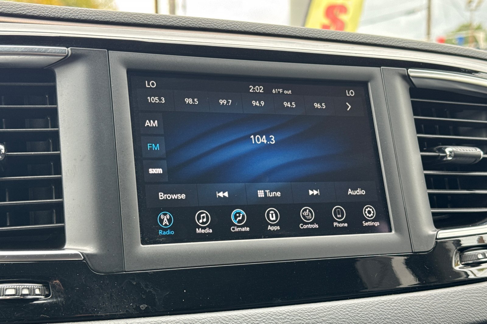 Used 2018 Chrysler Pacifica Touring-L FWD image 15