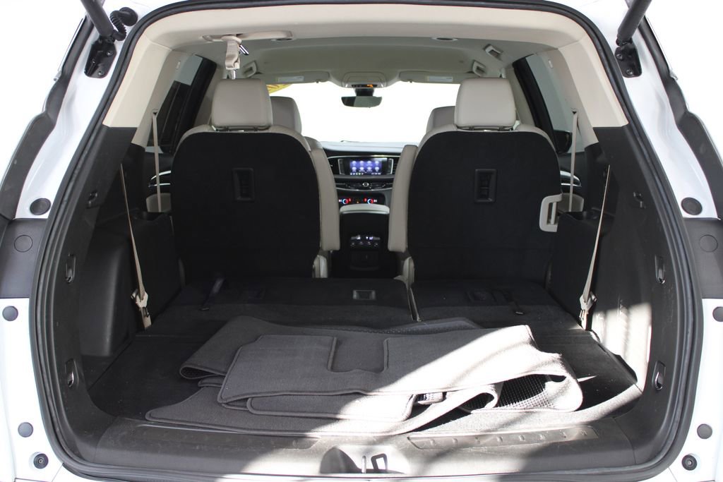 Used 2024 Buick Enclave Essence w/ Technology Package image 14