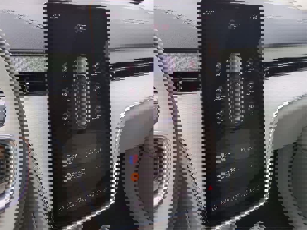 New 2025 Volvo EX90 Ultra w/ Protection Package Premier image 28