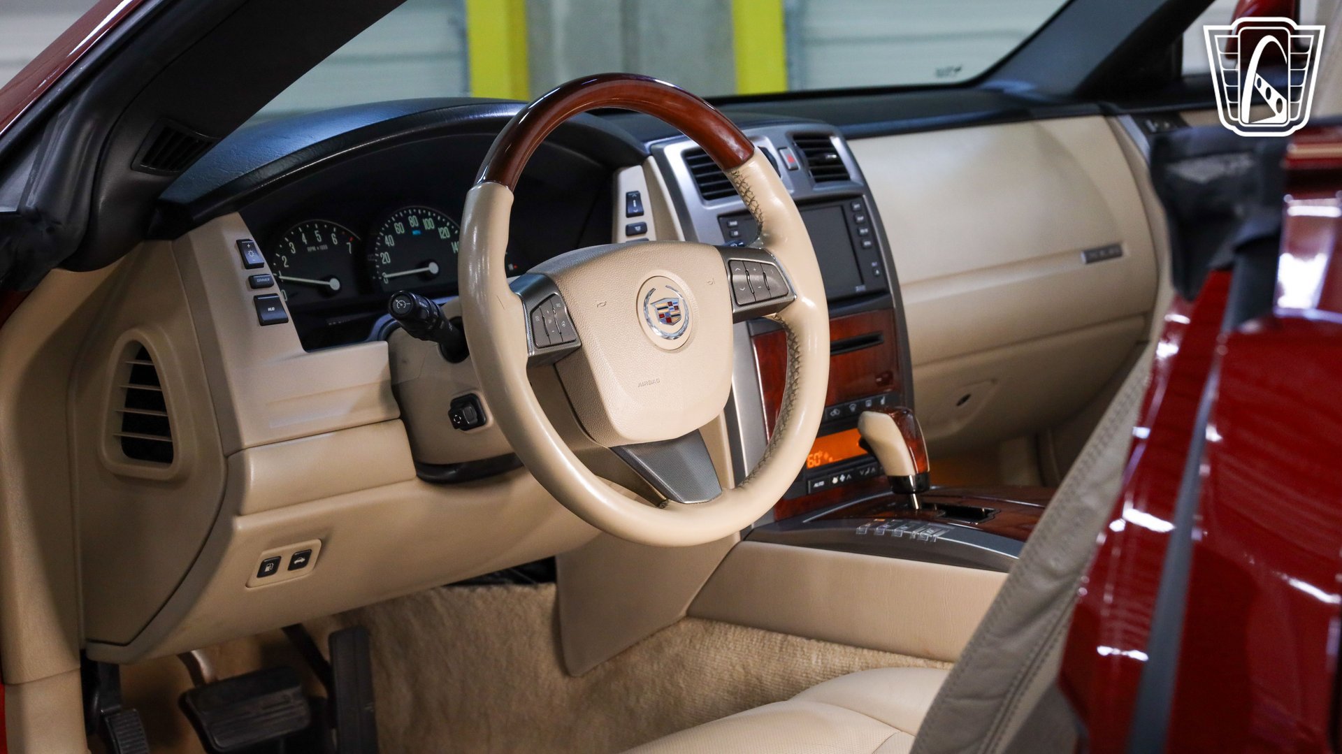 Used 2008 Cadillac XLR RWD image 17